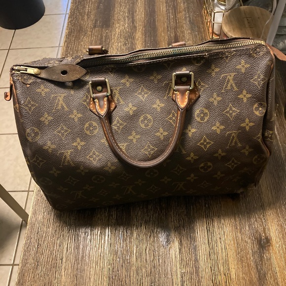 Louis Vuitton purse - Picture 2 of 4